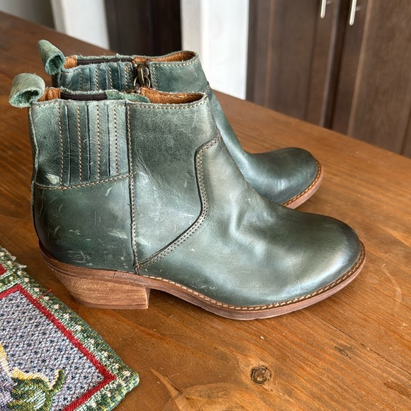 Sofft green leather ardmore booties - Picture 2 of 4